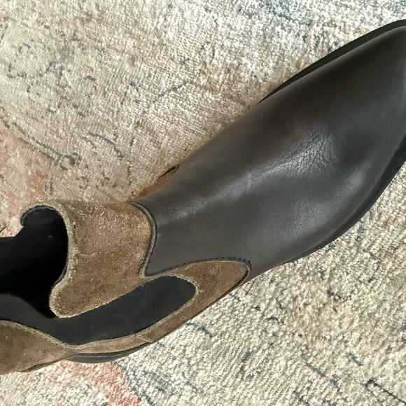 New boots Argentinian  leather and suede. Never worn. - Picture 3 of 4